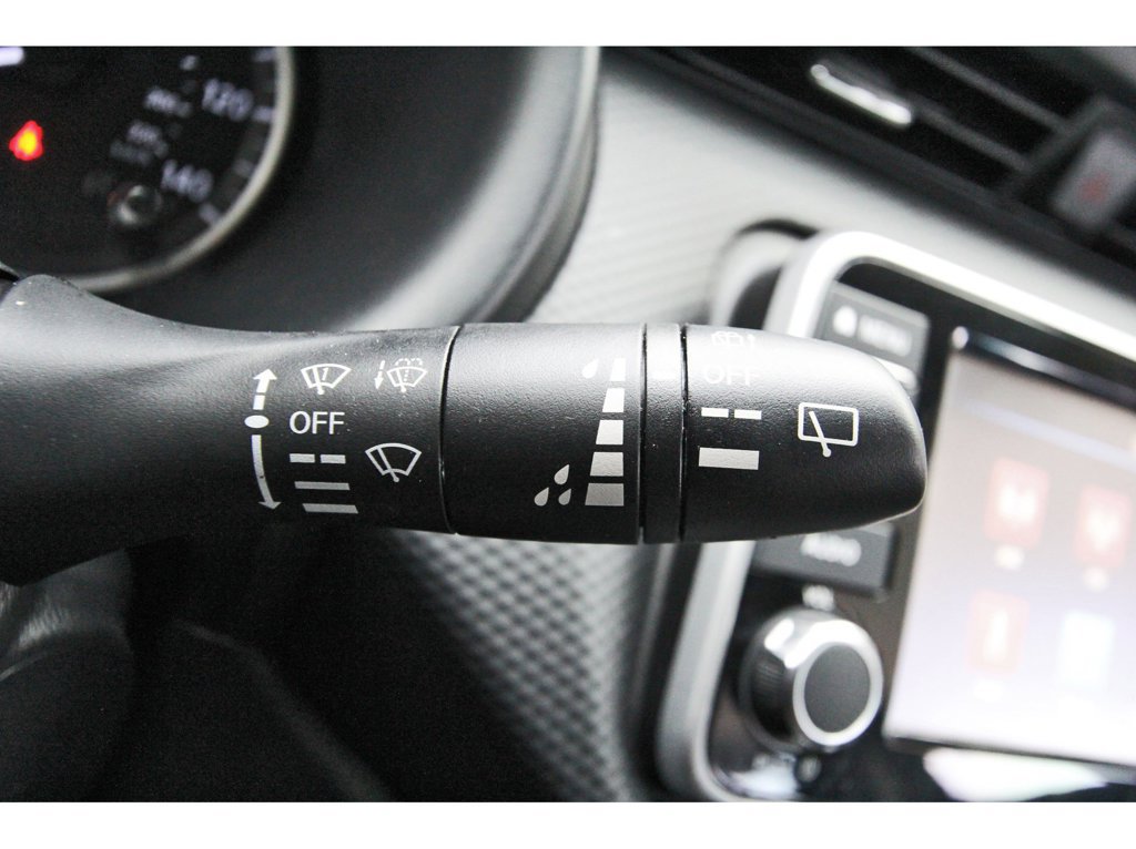 Certified 2025 Nissan Kicks Play S FWD image 16