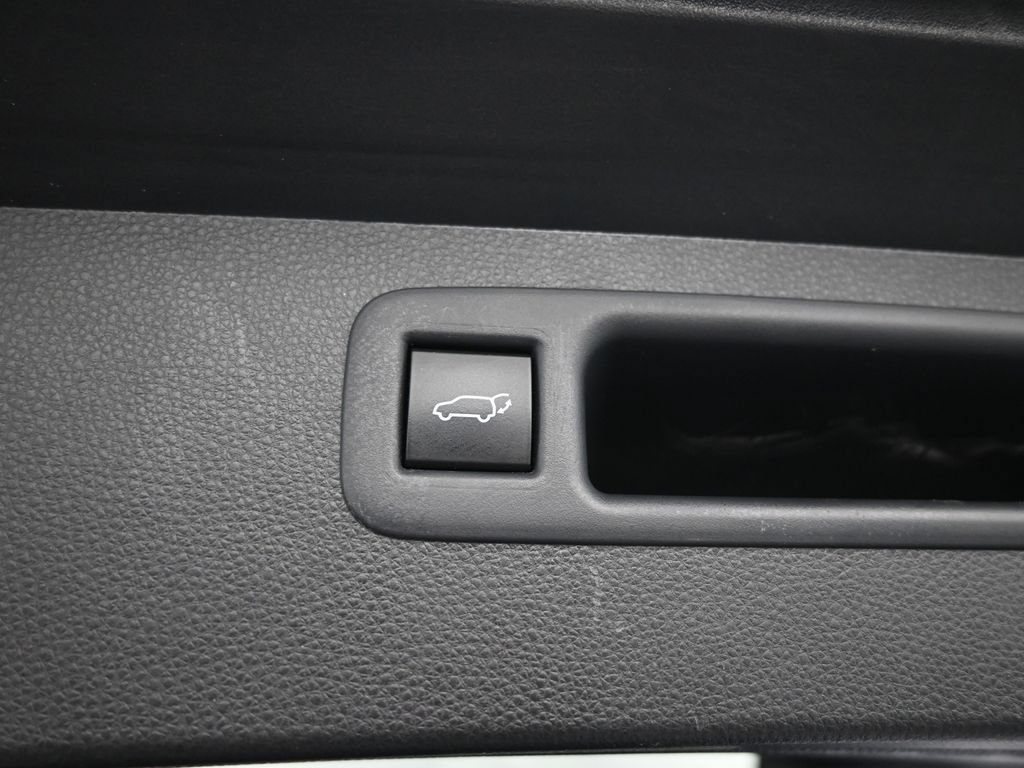 Used 2021 Toyota Highlander XSE AWD/4WD image 24