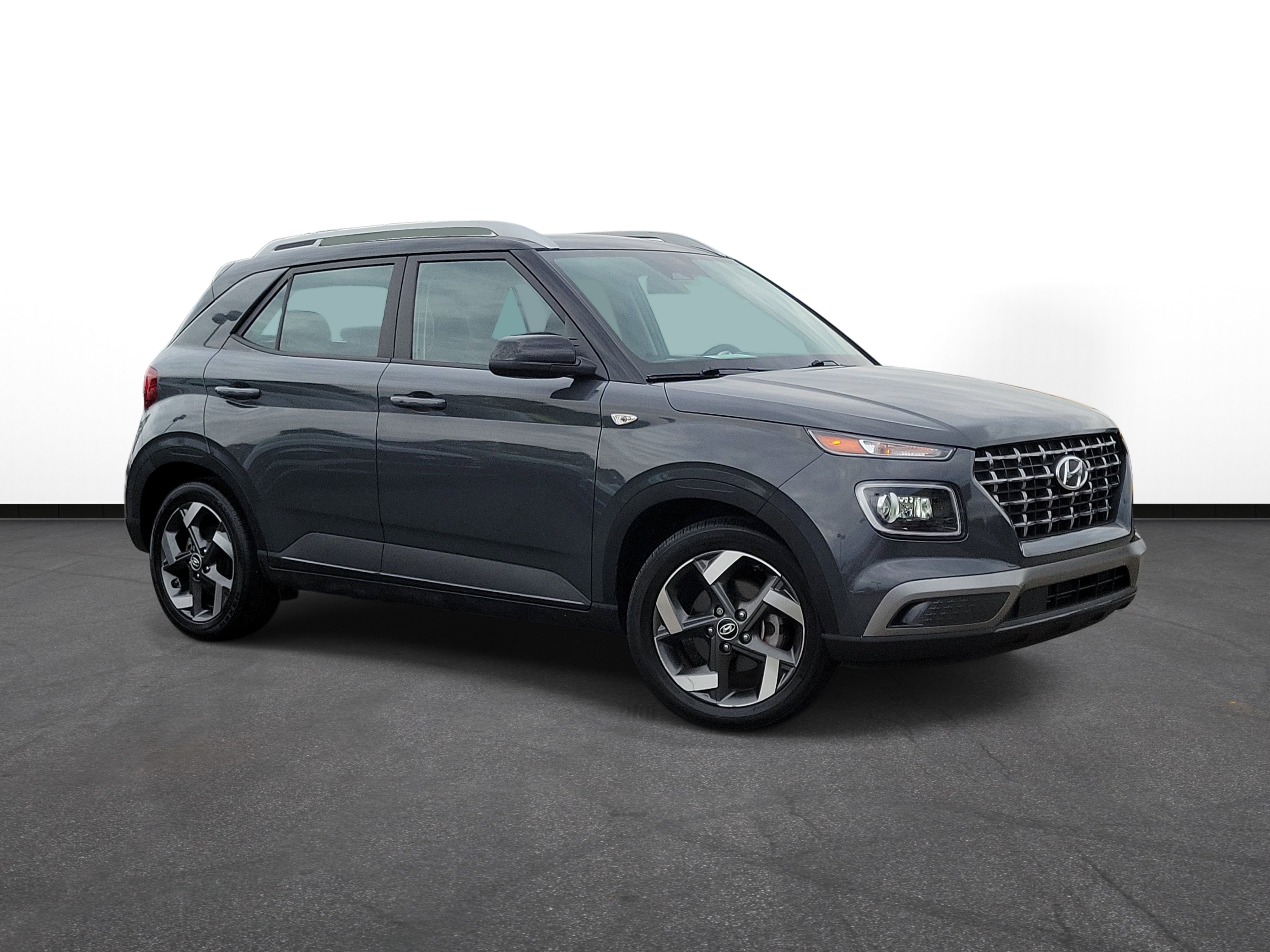 Used 2023 Hyundai Venue Limited FWD image 1
