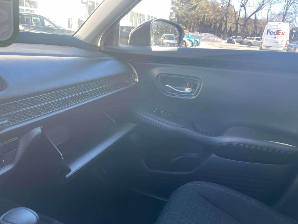 Certified 2024 Honda HR-V LX image 31