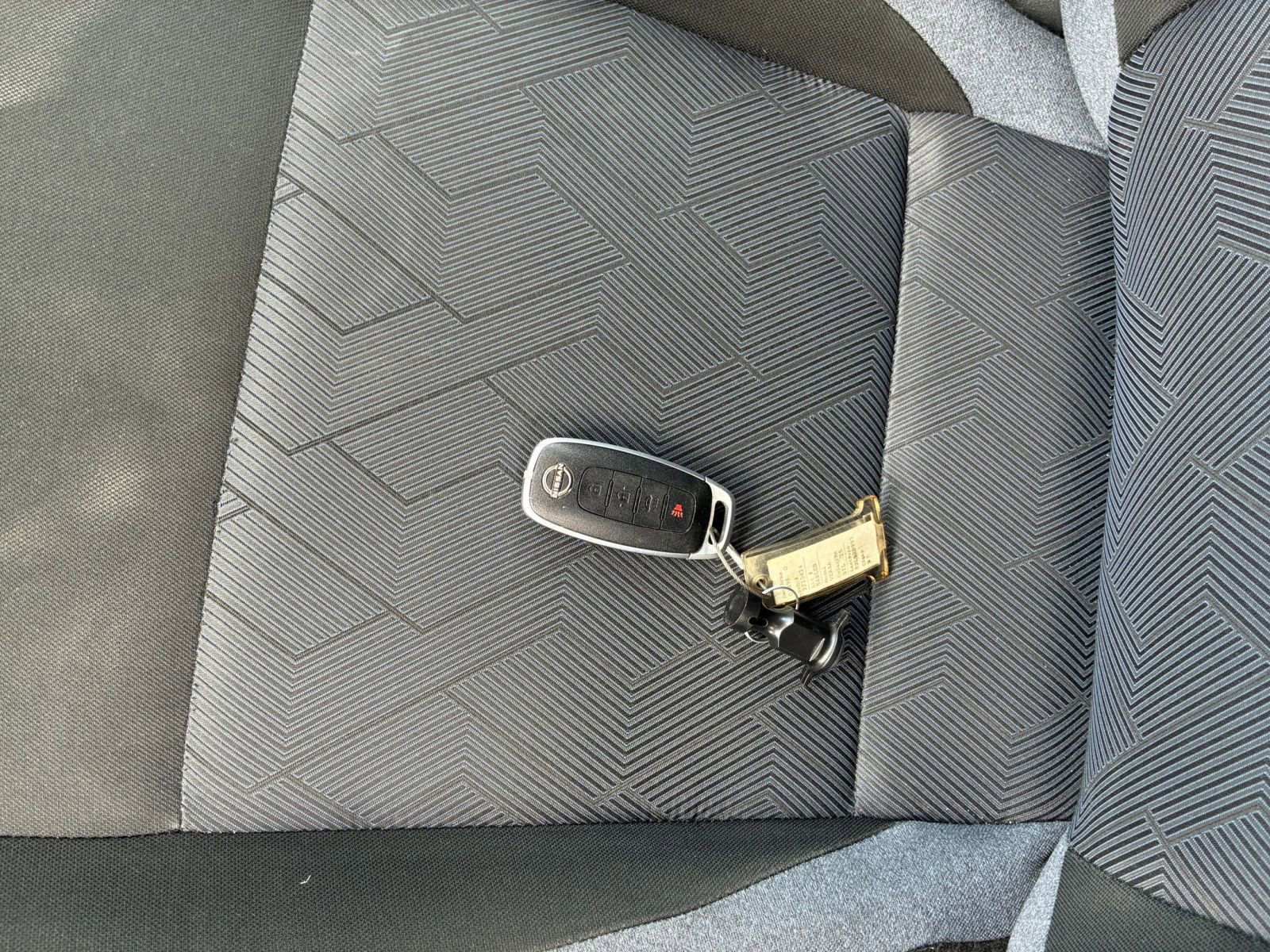 Used 2025 Nissan Versa SV image 17