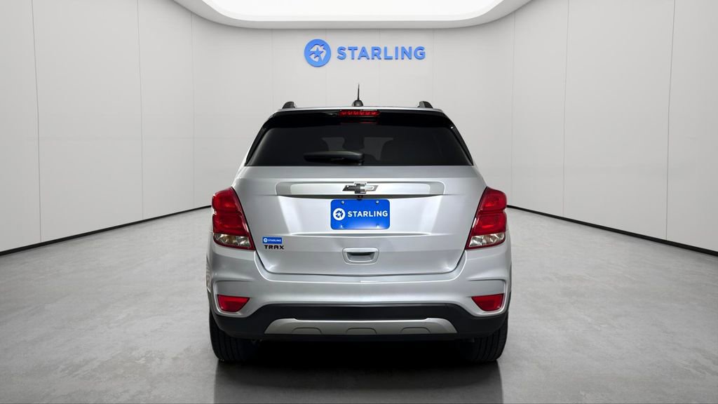 Certified 2022 Chevrolet Trax LT w/ Redline Edition image 2