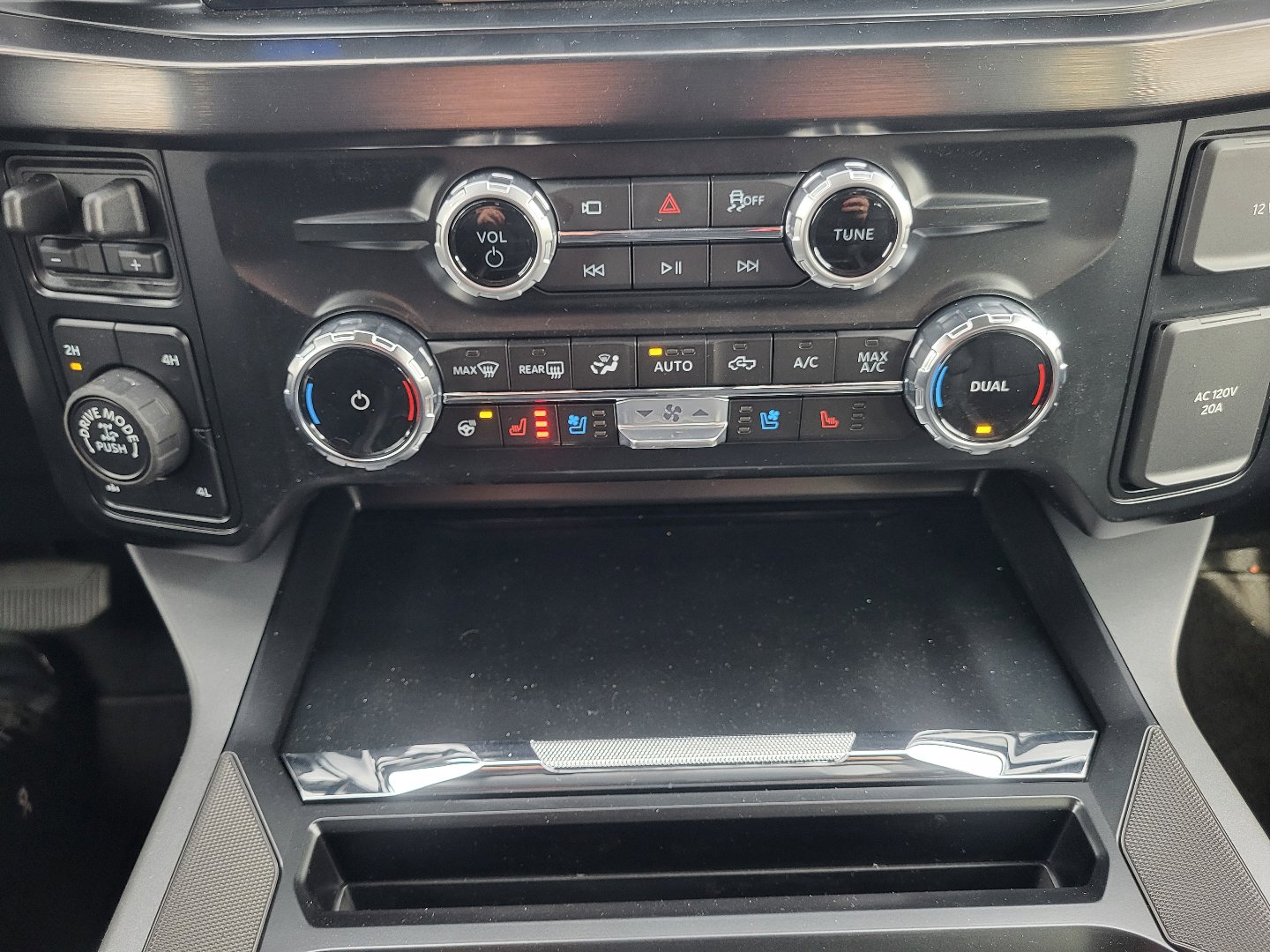 New 2026 Ford F350 Lariat w/ Tremor Off-Road Package image 14