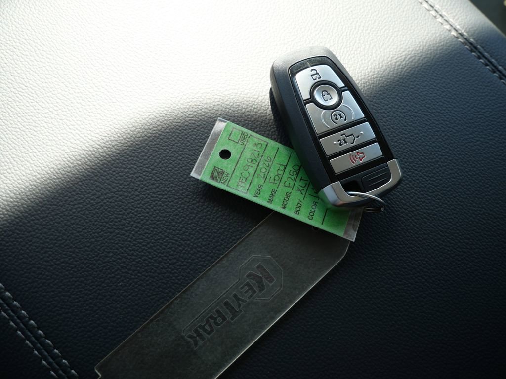 New 2026 Ford F250 XLT w/ XLT Premium Package image 28