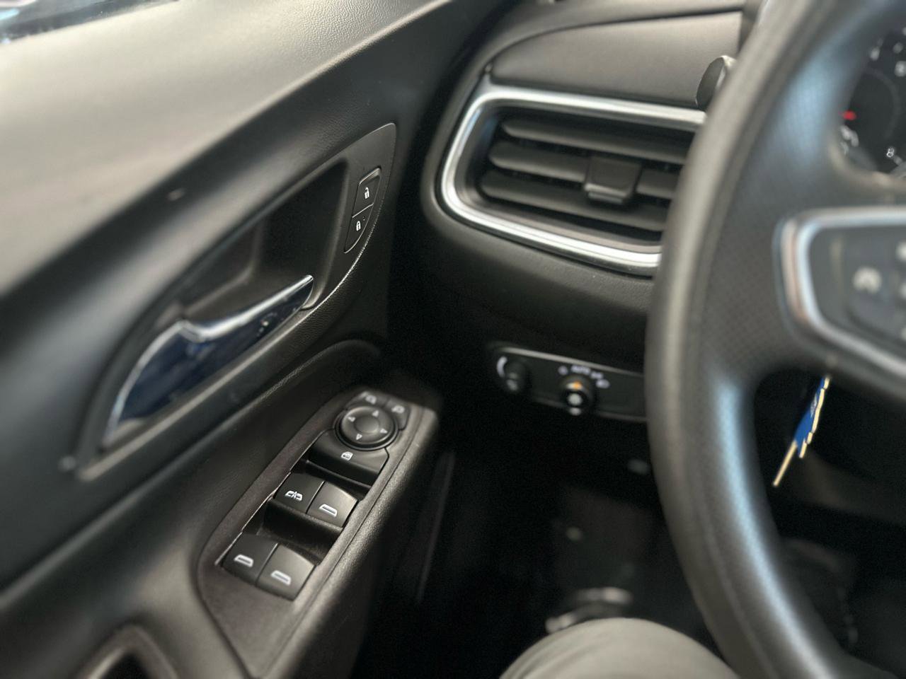 Used 2021 Chevrolet Equinox LT image 26