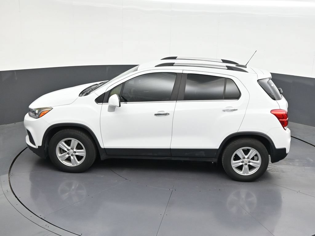 Used 2020 Chevrolet Trax LT w/ LT Convenience Package FWD image 16