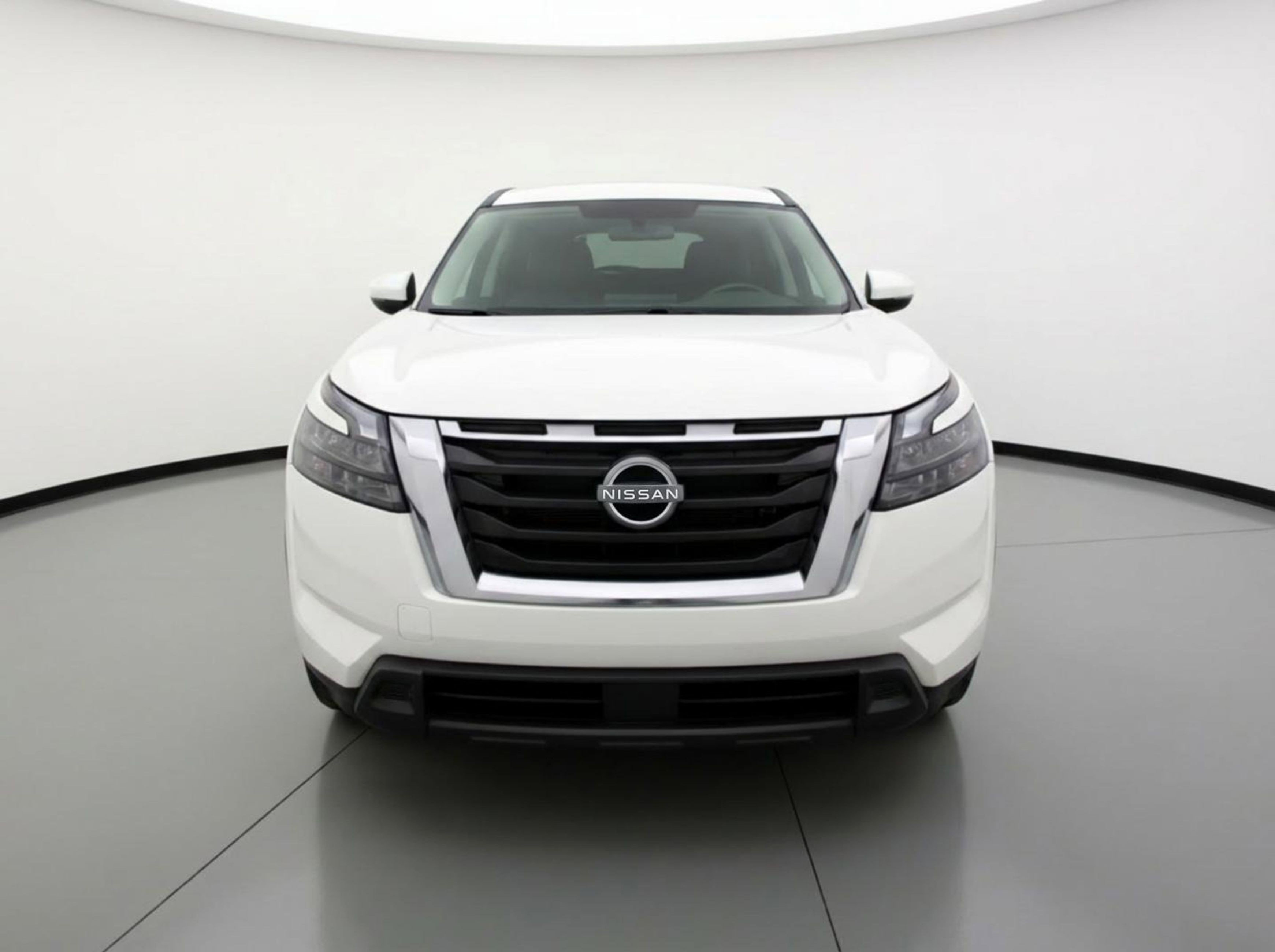 Used 2025 Nissan Pathfinder SV image 2