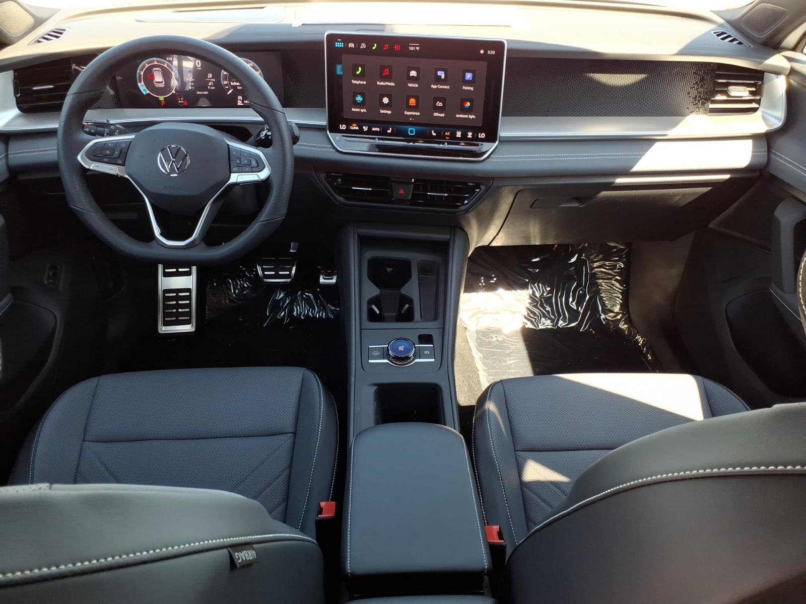 New 2026 Volkswagen Tiguan SE R-Line image 17