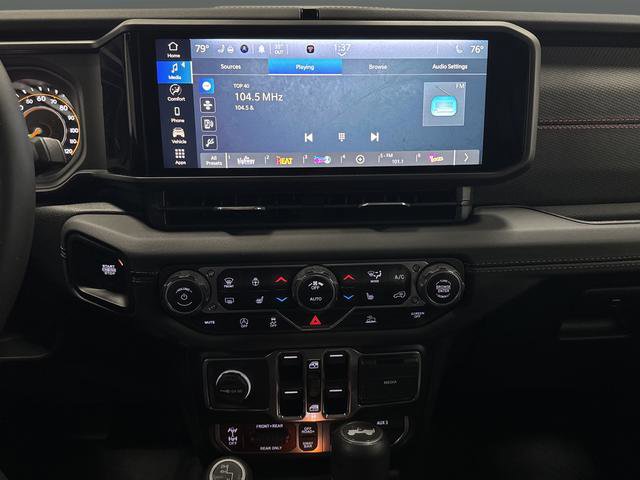 Used 2024 Jeep Wrangler Unlimited Rubicon w/ Convenience Group image 8