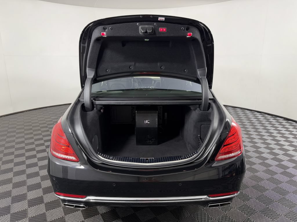 Used 2017 Mercedes-Benz Maybach S 550 4MATIC image 12