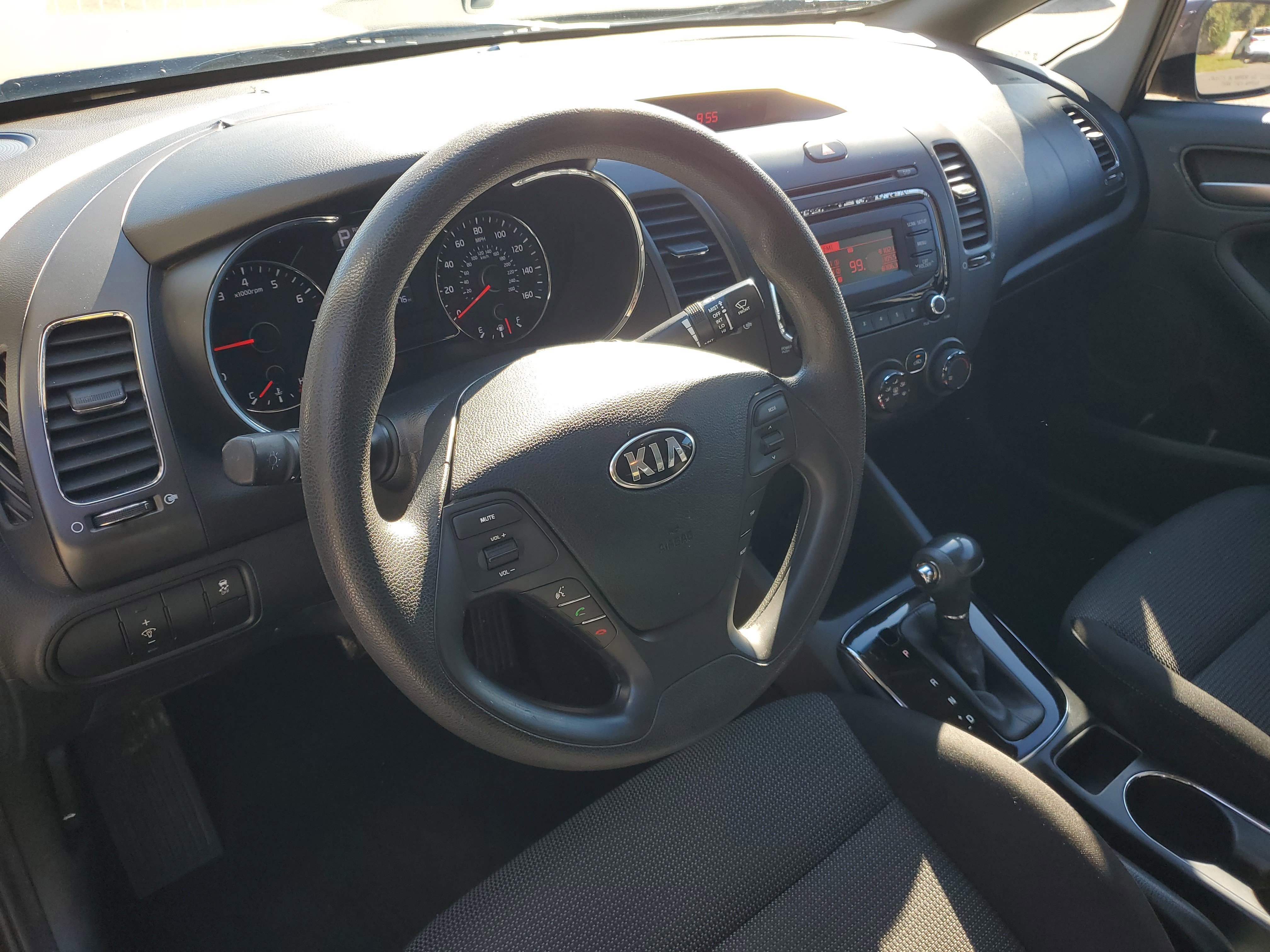 Used 2017 Kia Forte LX image 21