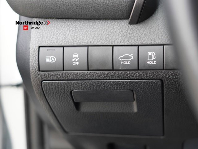 Used 2020 Toyota Camry SE w/ Carpet Mat Package FWD image 16