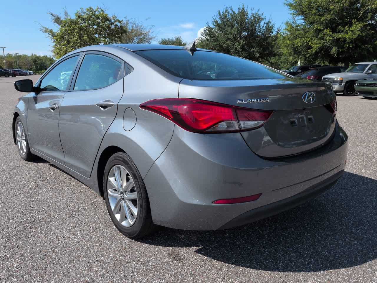 Used 2014 Hyundai Elantra SE w/ Option Group 02 FWD image 4