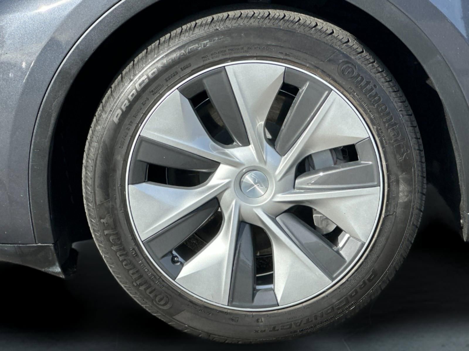 Used 2023 Tesla Model Y Long Range image 24