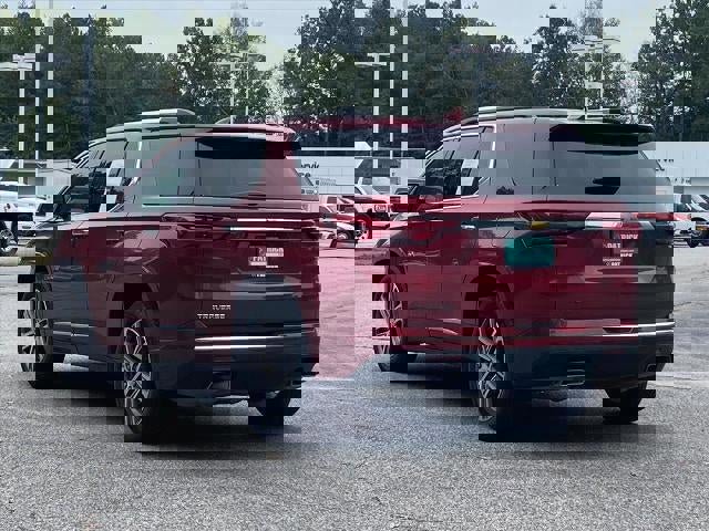 Used 2023 Chevrolet Traverse High Country w/ LPO, Floor Liner Package image 5