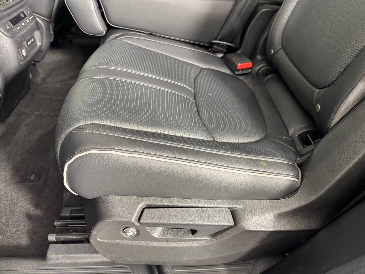 Used 2025 Honda Pilot Elite image 28