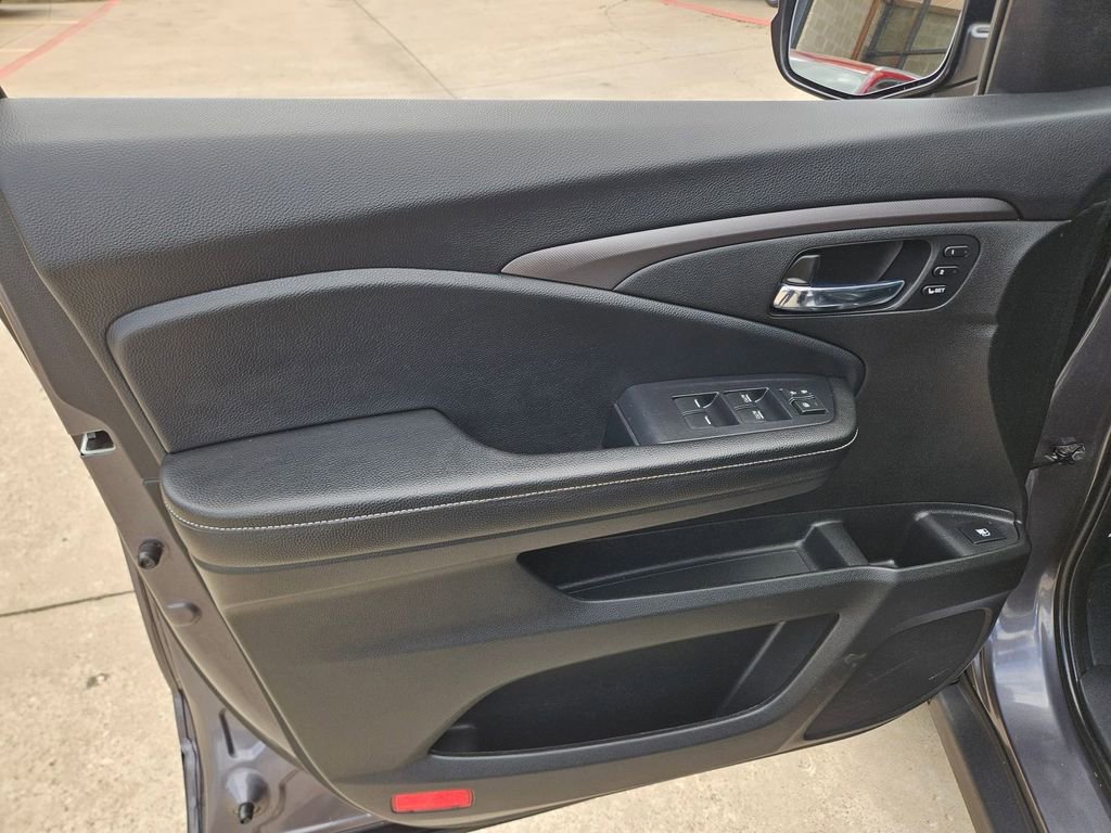 Used 2025 Honda Ridgeline RTL image 14