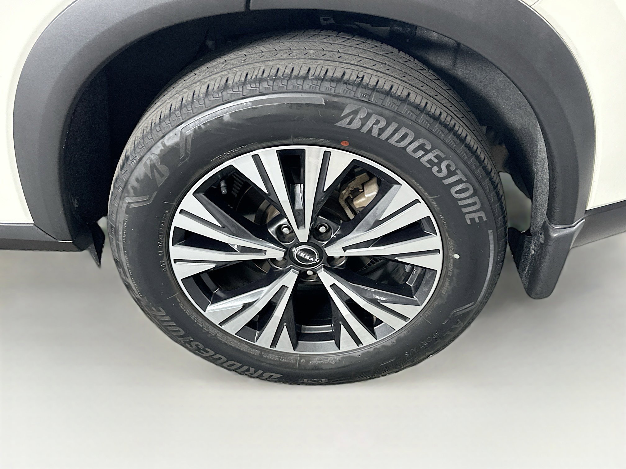 Used 2023 Nissan Rogue SV image 11