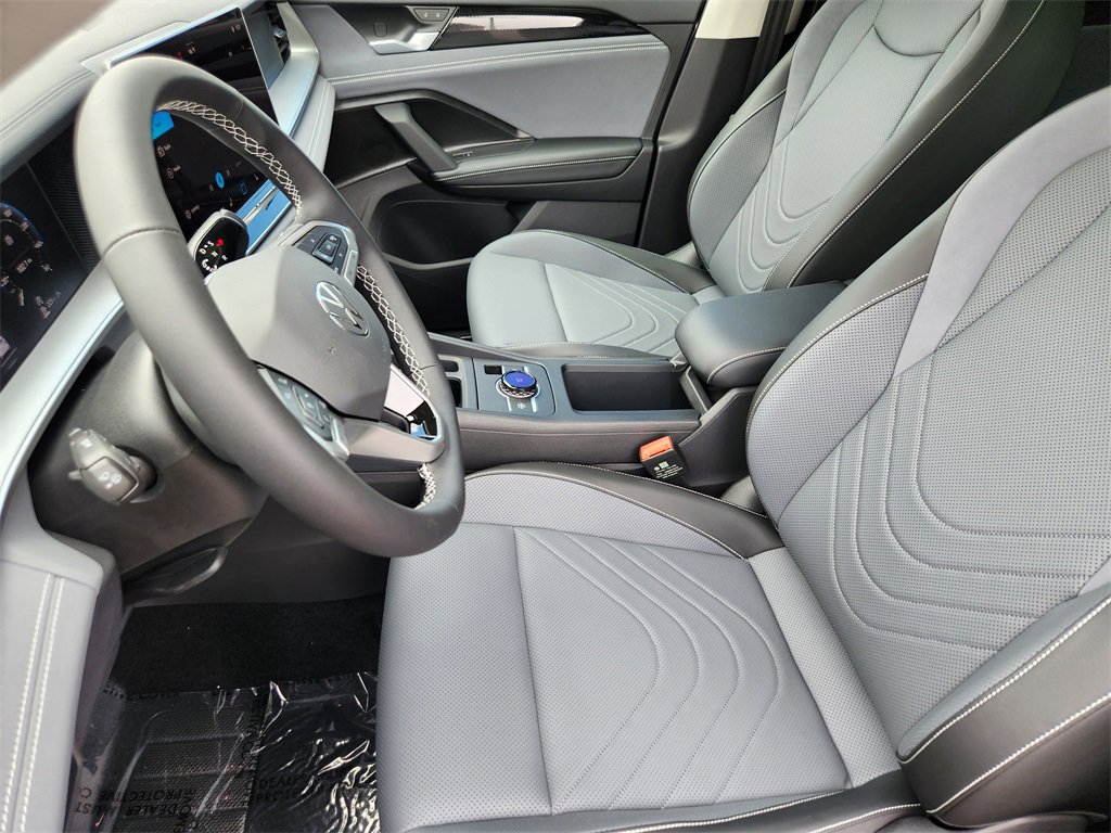 New 2025 Volkswagen Tiguan SE image 5