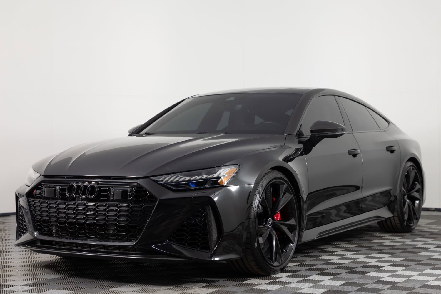 Used 2021 Audi RS 7 Sportback w/ Carbon Optic Package AWD/4WD image 2