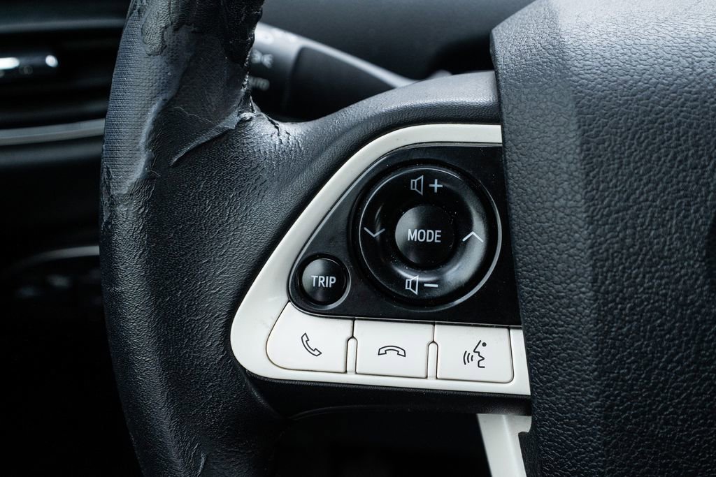 Used 2016 Toyota Prius Three image 17