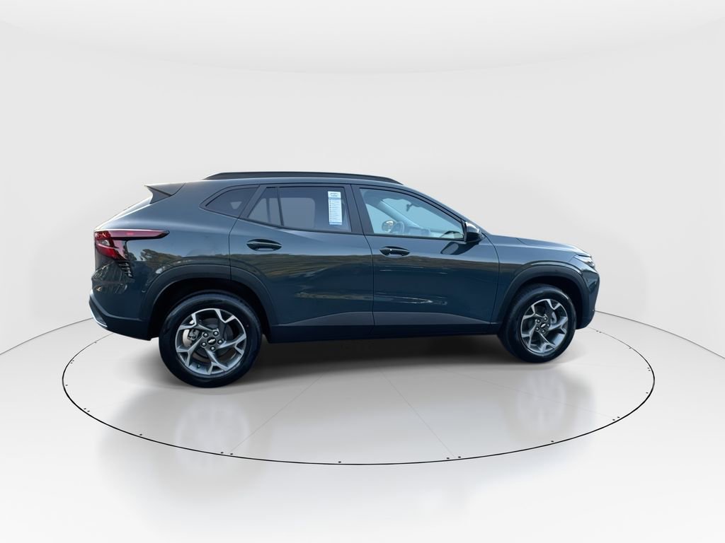 New 2026 Chevrolet Trax LT w/ LT Convenience Package FWD image 9