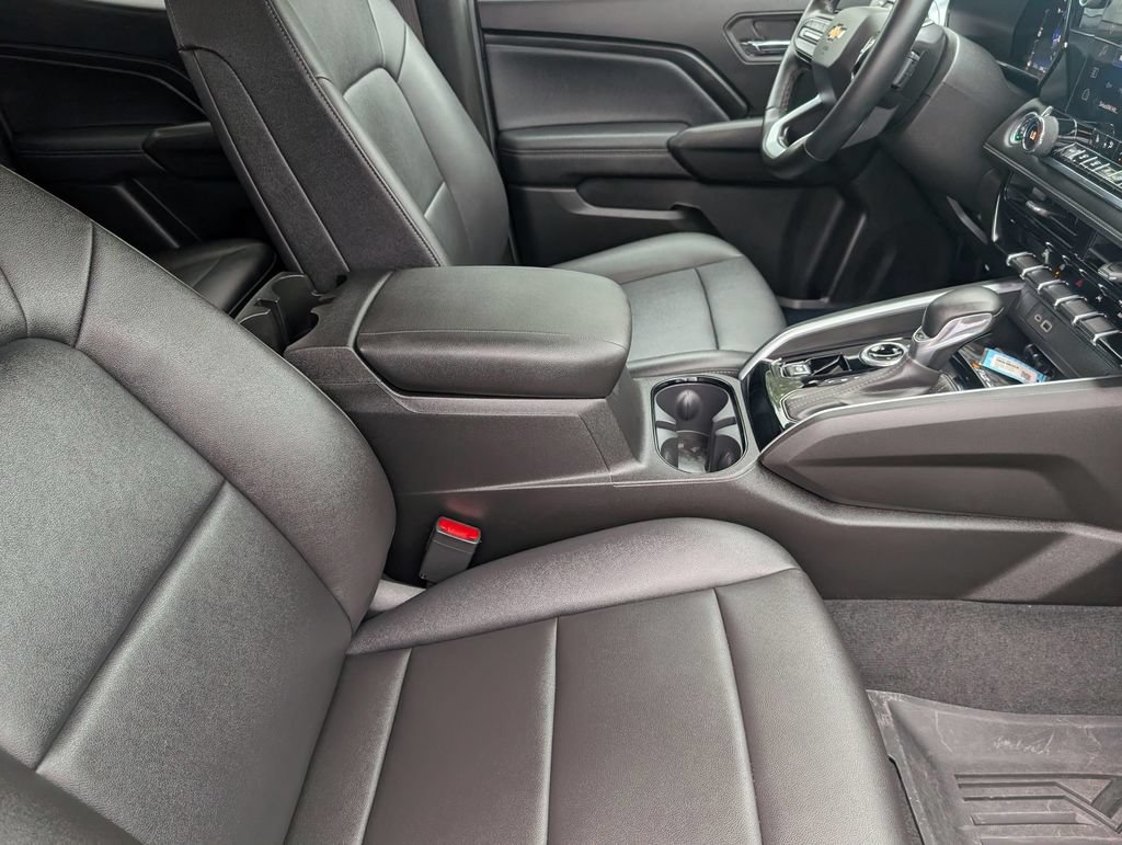 Used 2023 Chevrolet Colorado LT w/ LT Convenience Package III AWD/4WD image 30