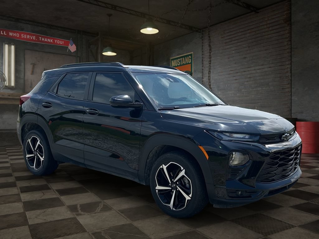 Used 2022 Chevrolet TrailBlazer RS FWD image 2