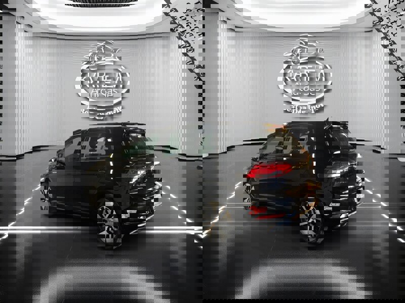 Used 2017 Volkswagen e-Golf SE w/ DC Fast Charging Package image 7