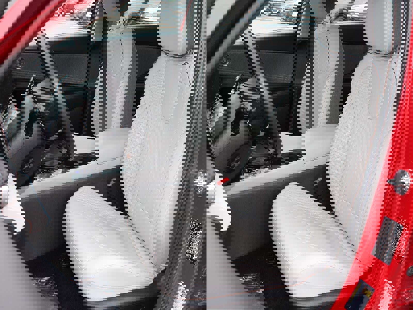 Used 2023 Hyundai Elantra Limited image 18