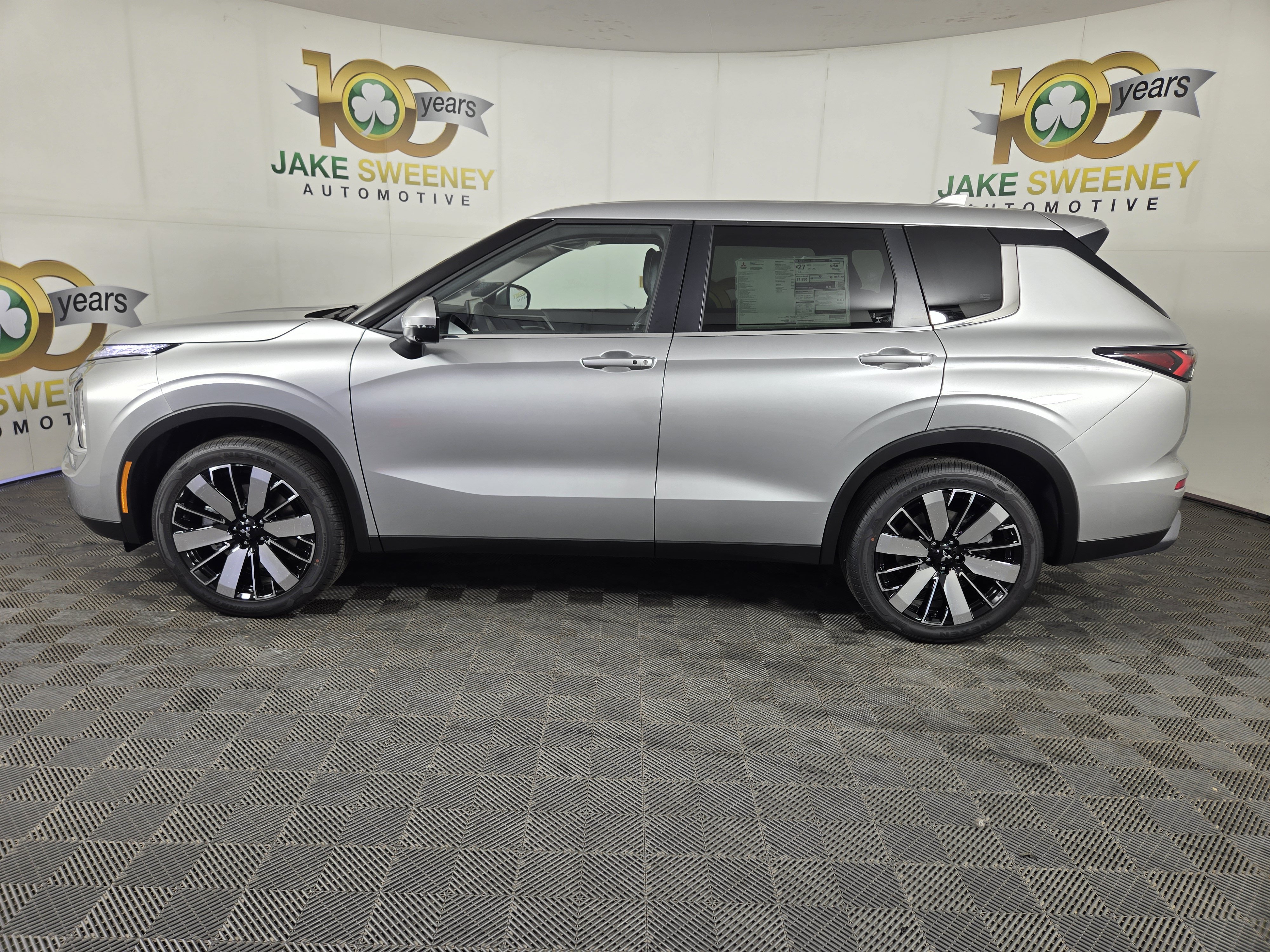 New 2026 Mitsubishi Outlander SE AWD/4WD image 4