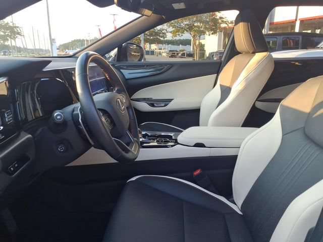 Used 2024 Lexus NX 250 FWD image 5