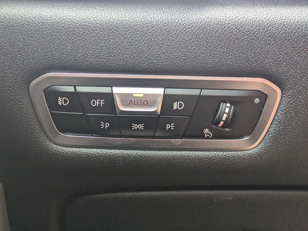 Used 2019 BMW X5 xDrive50i w/ Parking Assistance Package image 29