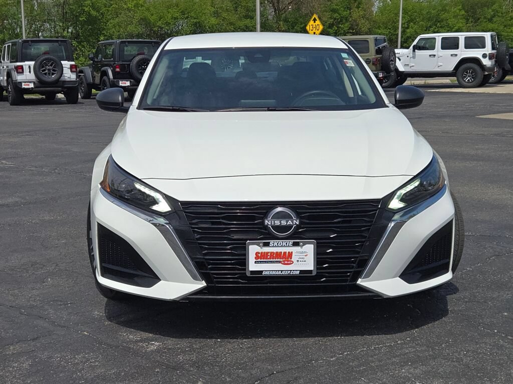 Used 2025 Nissan Altima 2.5 SV FWD image 5