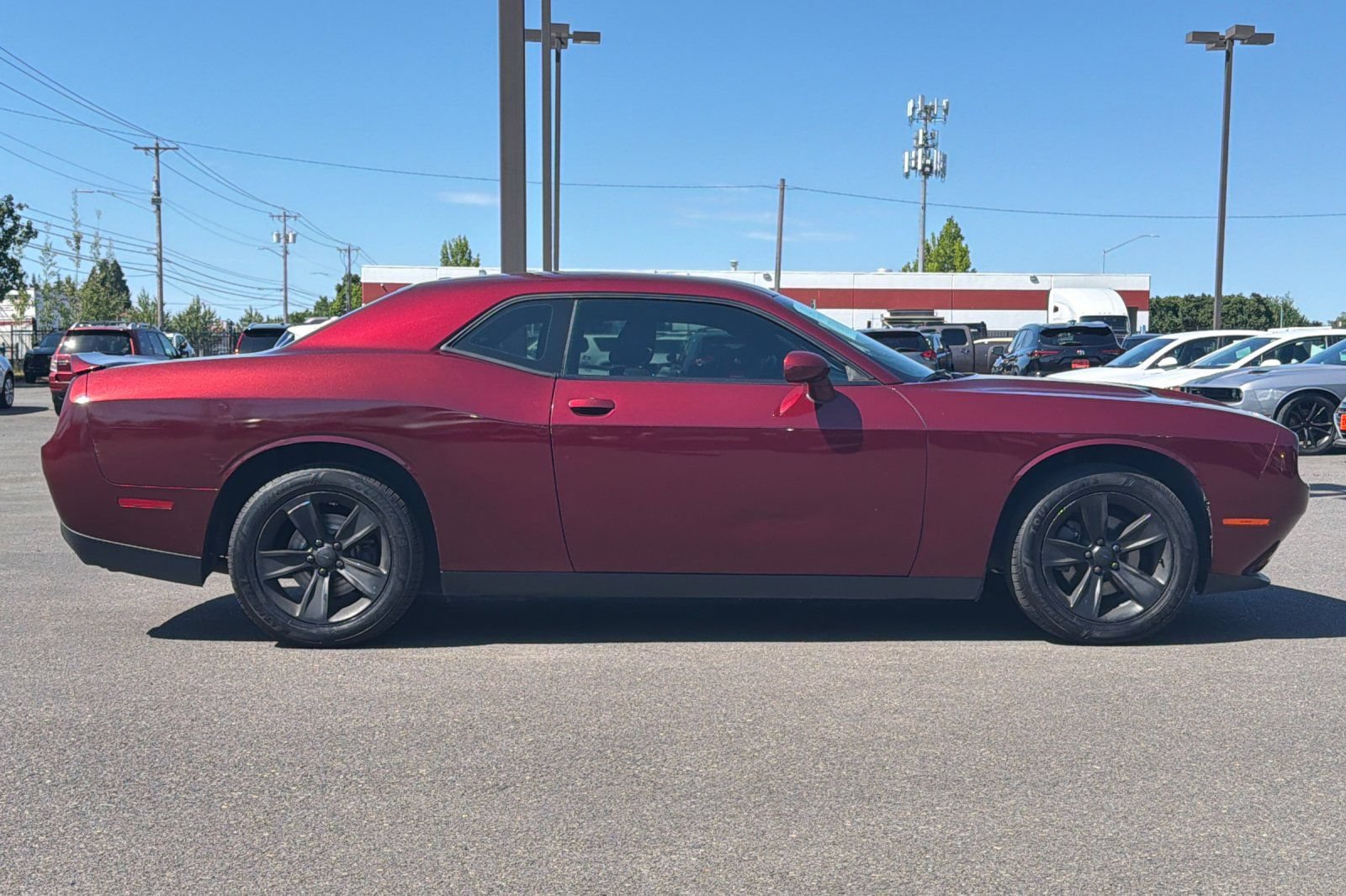 Used 2018 Dodge Challenger SXT RWD image 3
