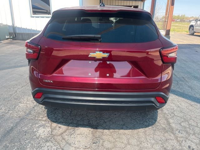 Used 2025 Chevrolet Trax LS image 5