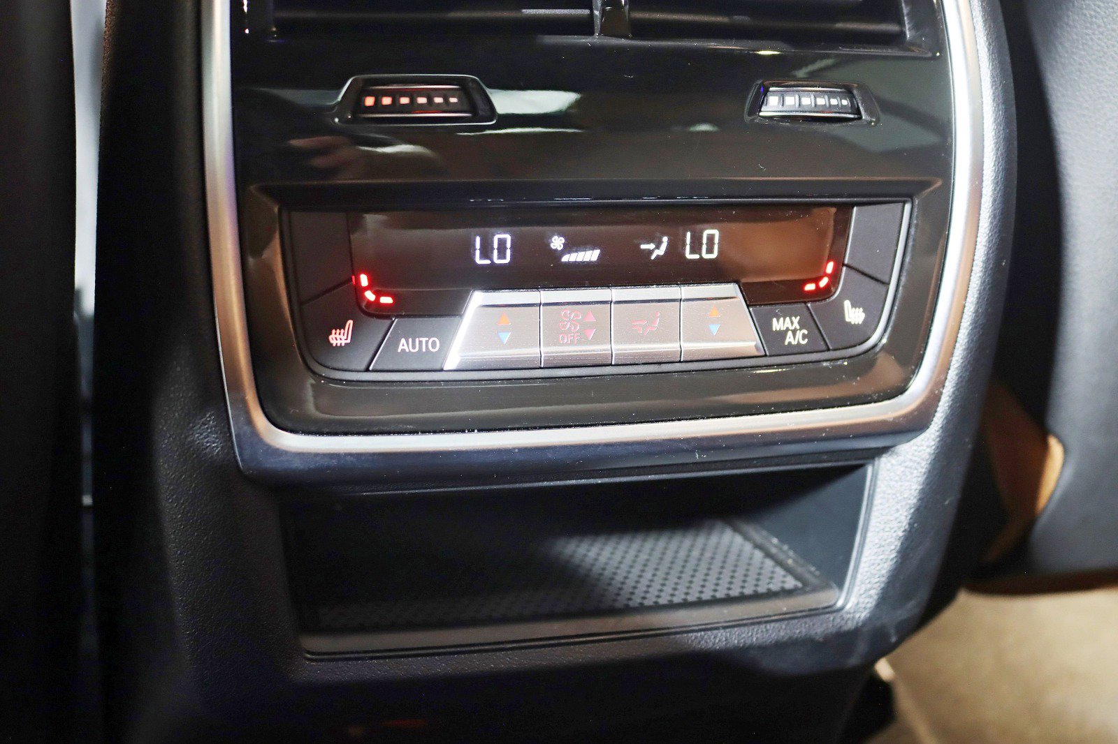 Used 2022 BMW X7 M50i image 30