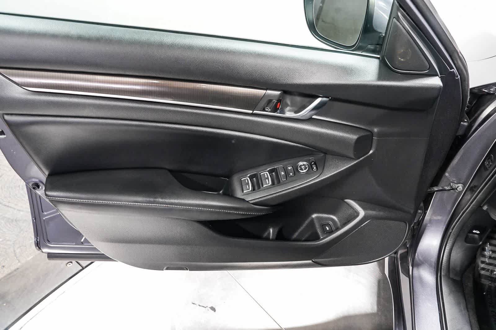 Used 2018 Honda Accord Sport image 21