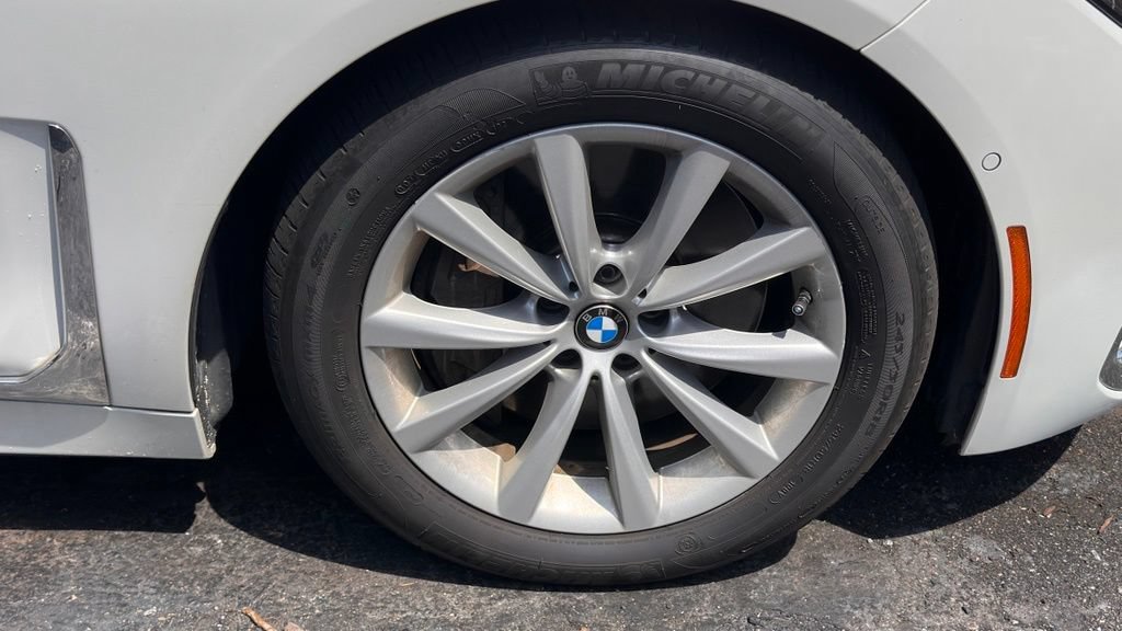 Used 2020 BMW 745e xDrive AWD/4WD image 4