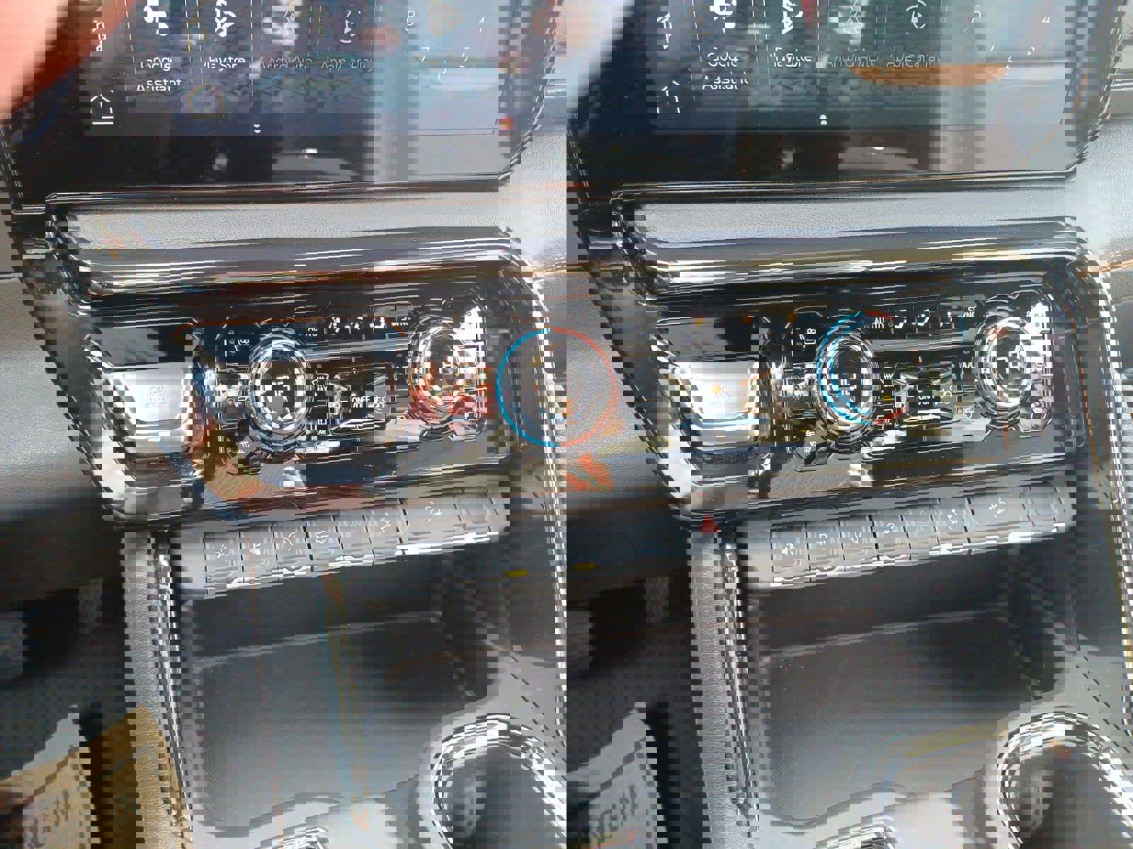 Used 2024 GMC Sierra 1500 AT4 w/ AT4 Premium Package image 12