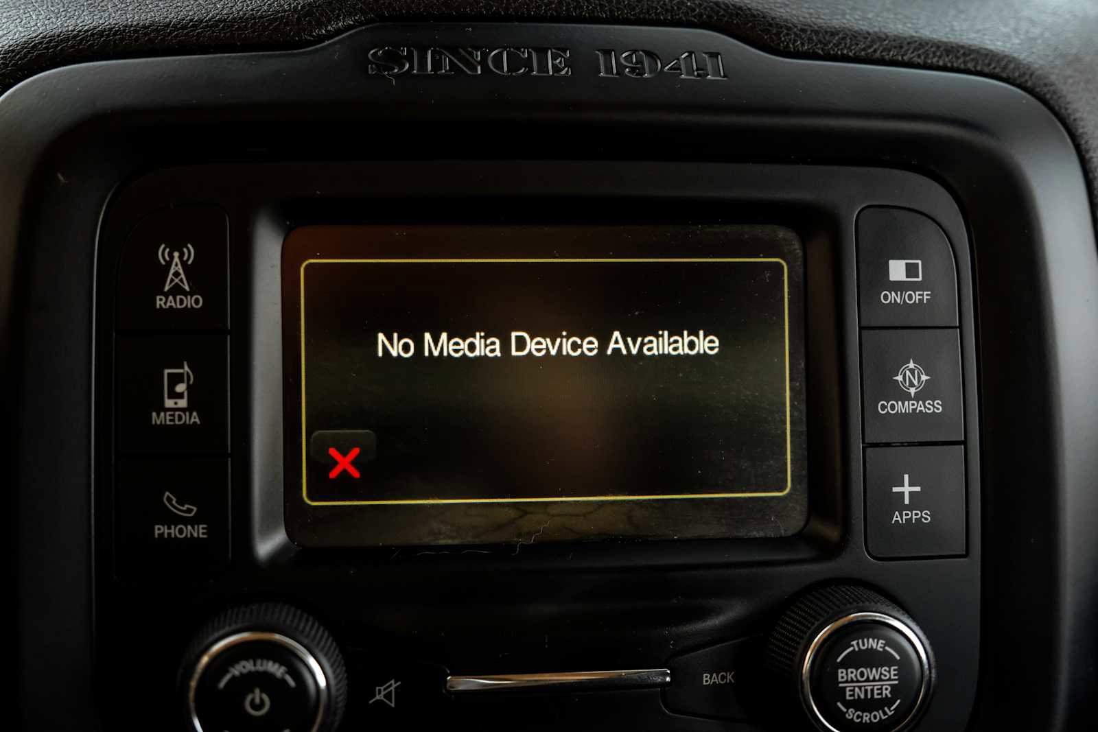 Used 2017 Jeep Renegade Latitude w/ Cold Weather Group image 25