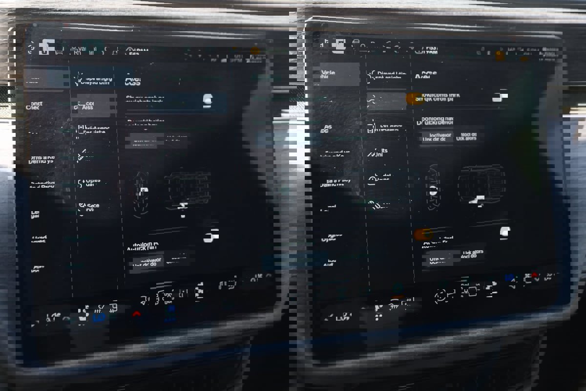 Used 2022 Rivian R1T Adventure image 45