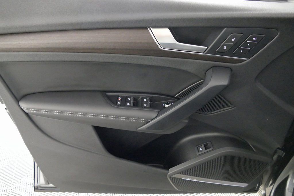 Certified 2022 Audi Q5 2.0T Premium Plus w/ Premium Plus Package AWD/4WD image 10