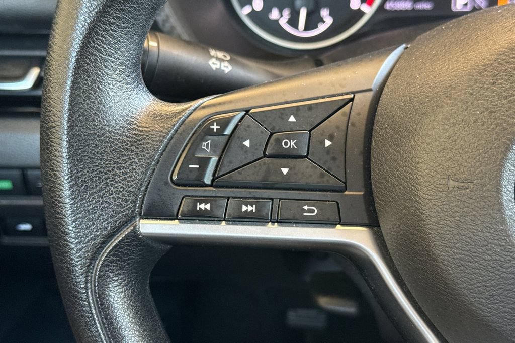 Used 2024 Nissan Sentra SV FWD image 25