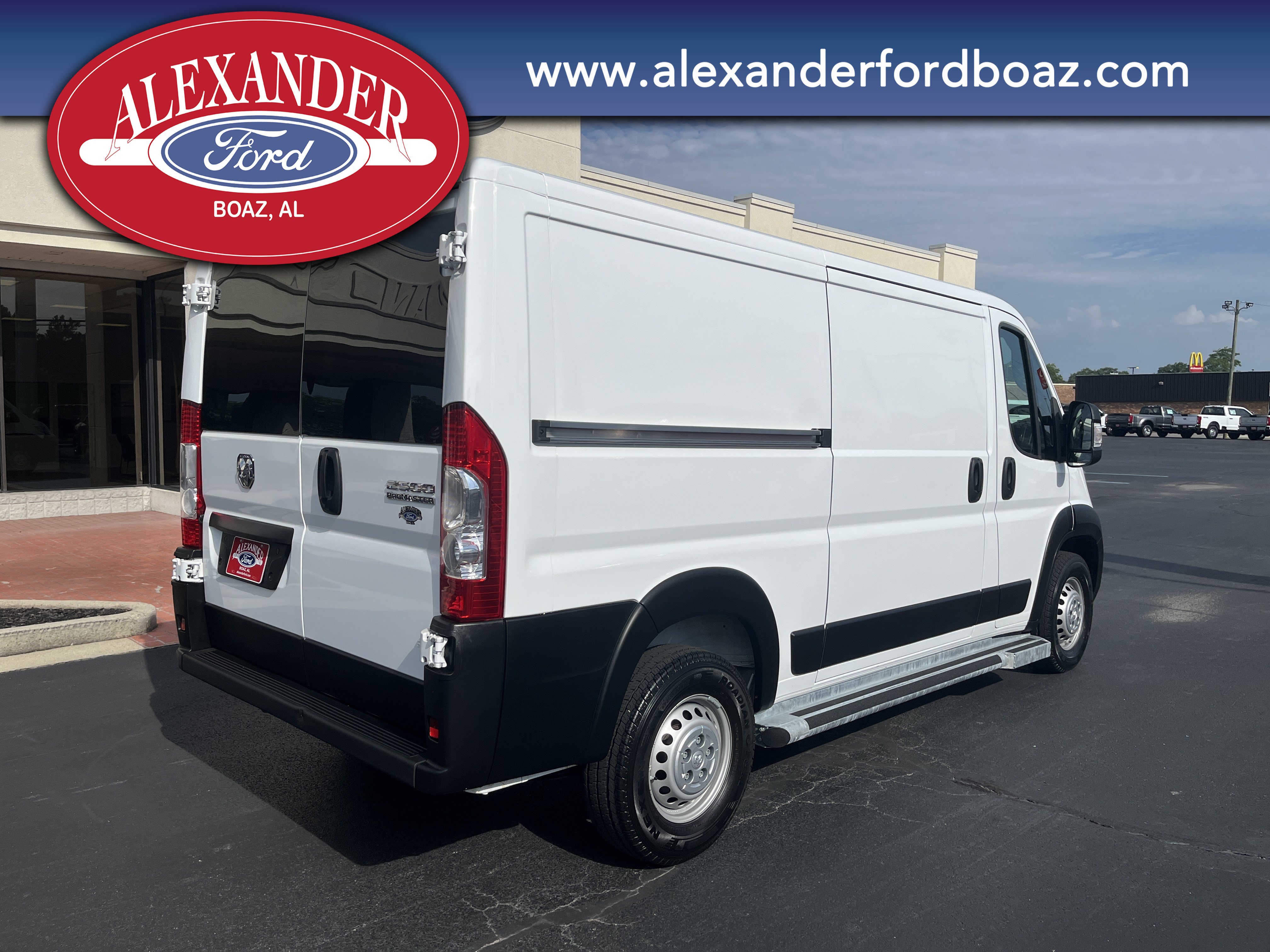 Used 2025 RAM ProMaster 2500 w/ U-Haul Equipment Group FWD image 4