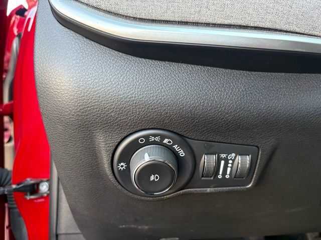 Used 2024 Jeep Compass Latitude image 14