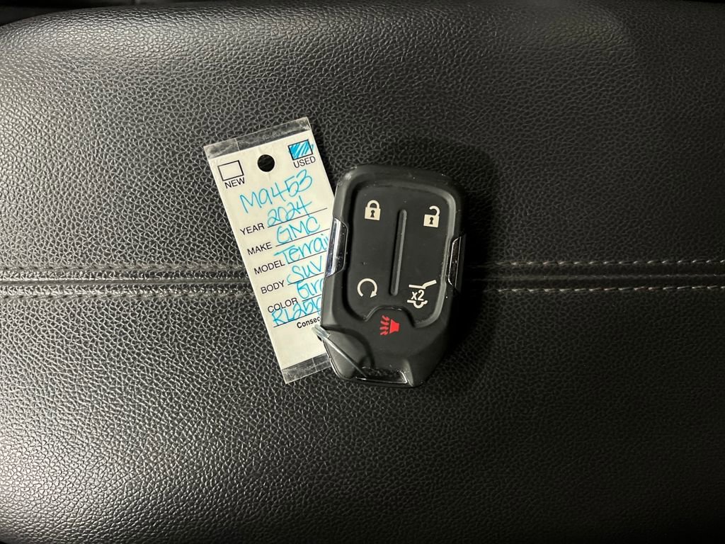 Certified 2024 GMC Terrain SLT image 28