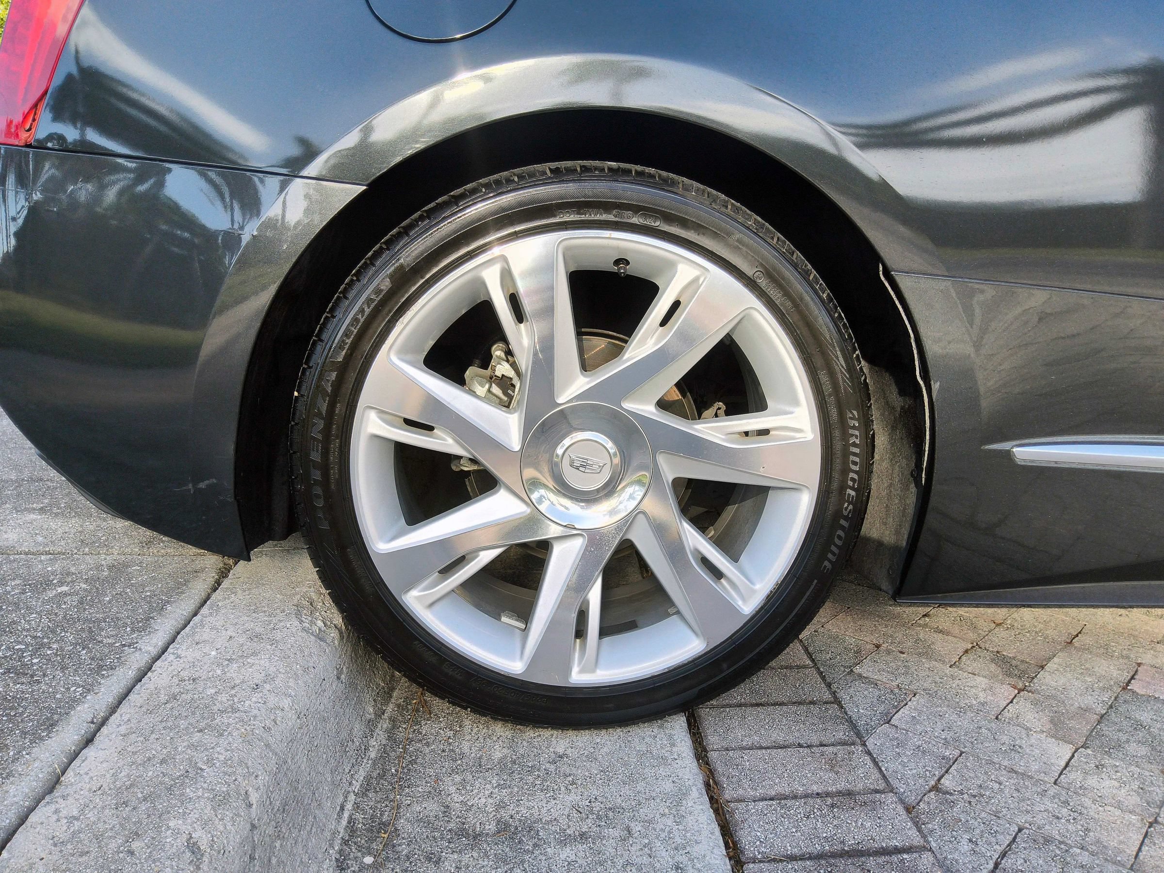Used 2016 Cadillac ELR FWD image 39