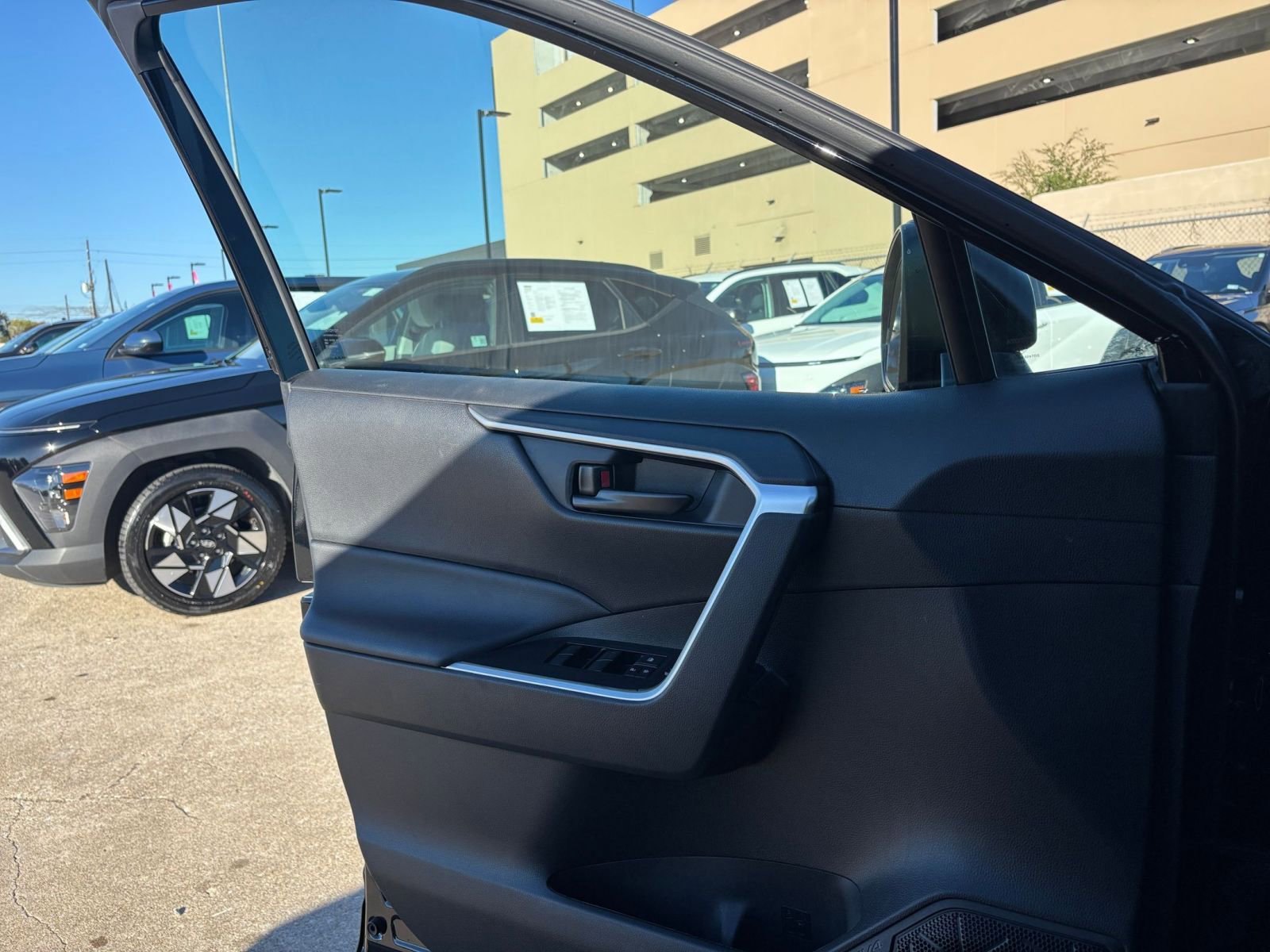 Used 2025 Toyota RAV4 LE image 20