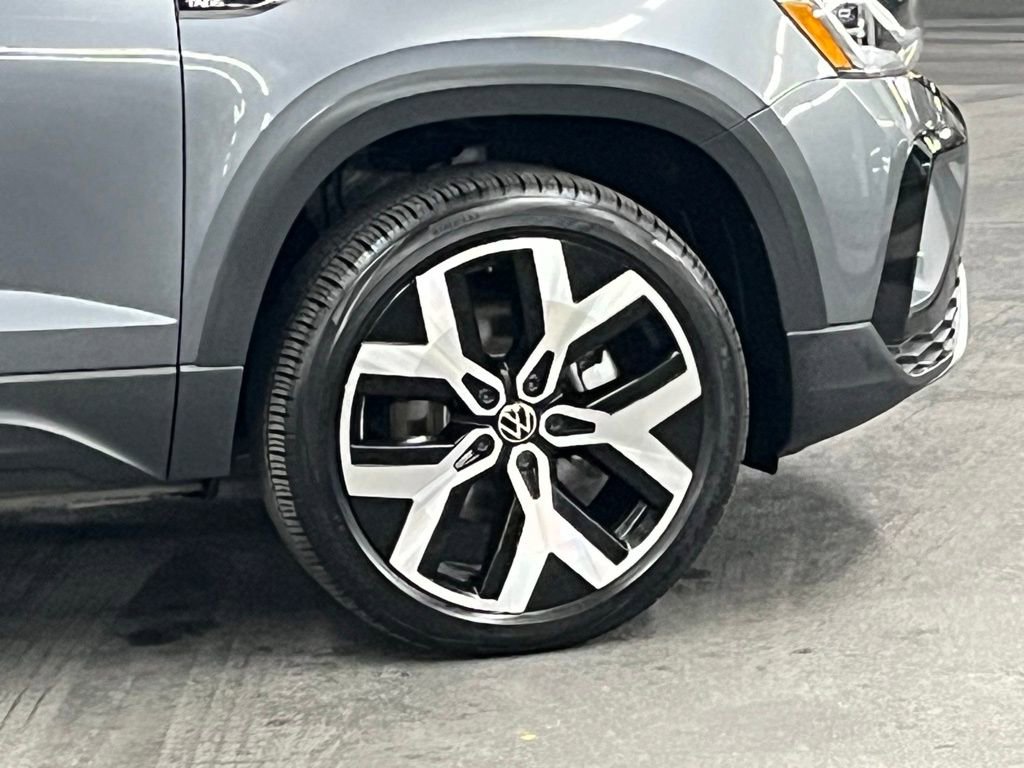 Used 2023 Volkswagen Taos SEL image 39